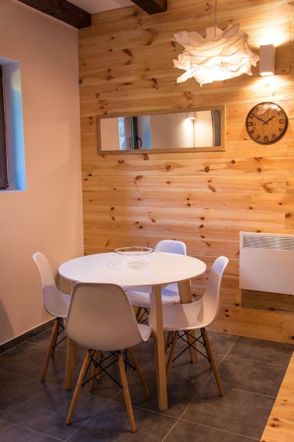 זבליאק Wood Inn מראה חיצוני תמונה