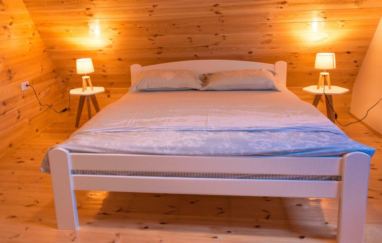 זבליאק Wood Inn מראה חיצוני תמונה